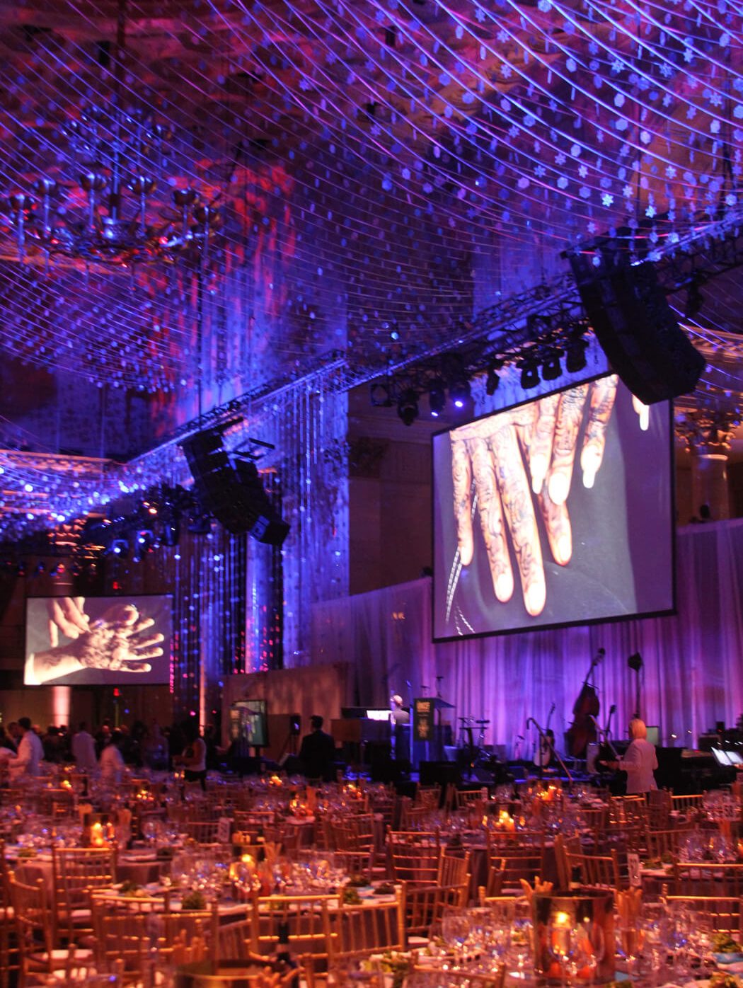 » UNICEF Snowflake Ball